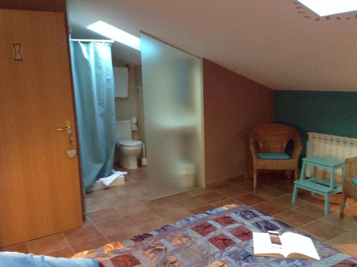 Hostal Camino Del Perdon Uterga Exterior photo